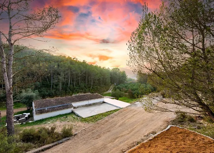 Alojamento de Turismo Selvagem Del Bosque *